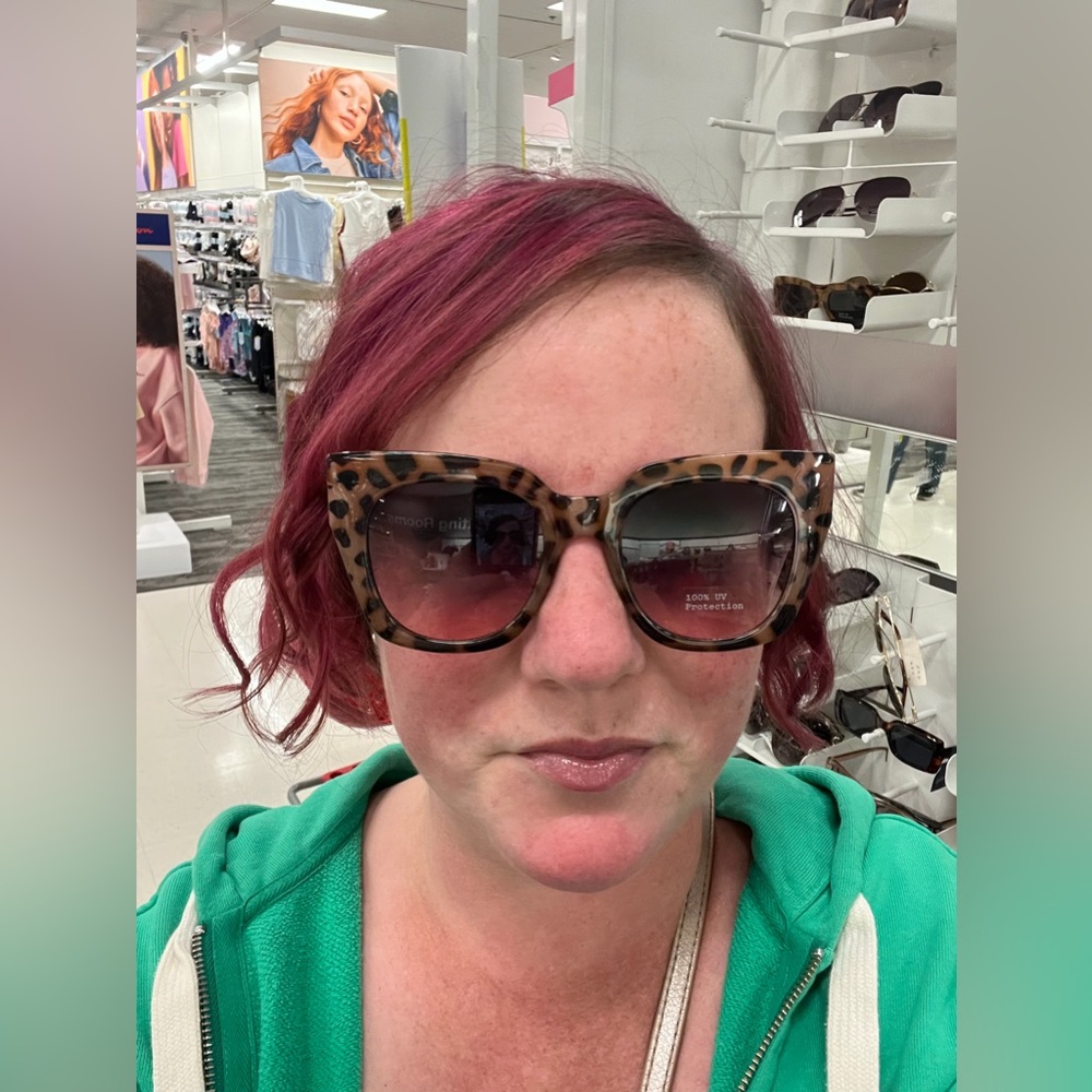 Meet your Posher, Rebecca